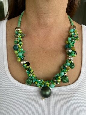 Handcrafted Green Cluster Beaded Necklace